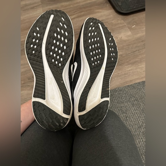 Men’s Nike running shoes - Picture 4 of 7